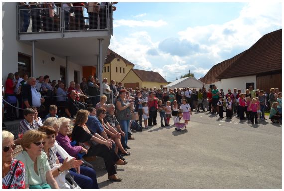 v obr slavnostní zahájení