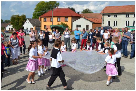 v obr slavnostní zahájení
