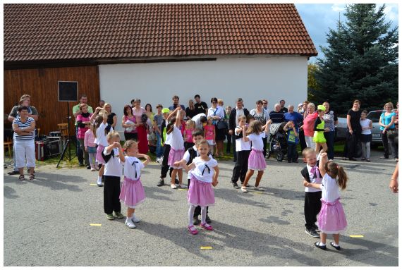 v obr slavnostní zahájení