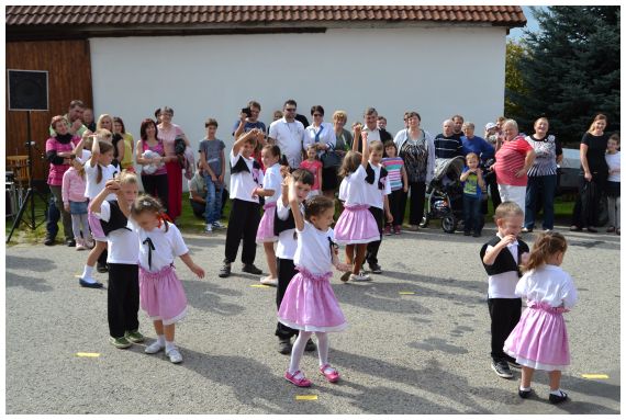 v obr slavnostní zahájení