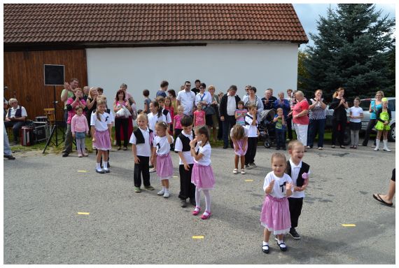 v obr slavnostní zahájení