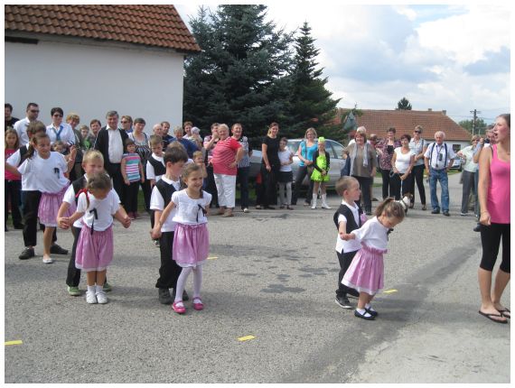 v obr slavnostní zahájení