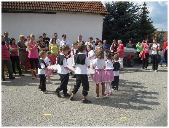 v obr slavnostní zahájení